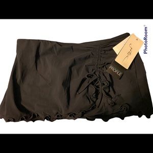 Profile by gotten ruffled black skirted bikini bottoms